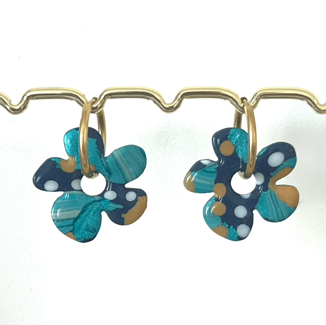 Grandes fleurs bleues, dorées 