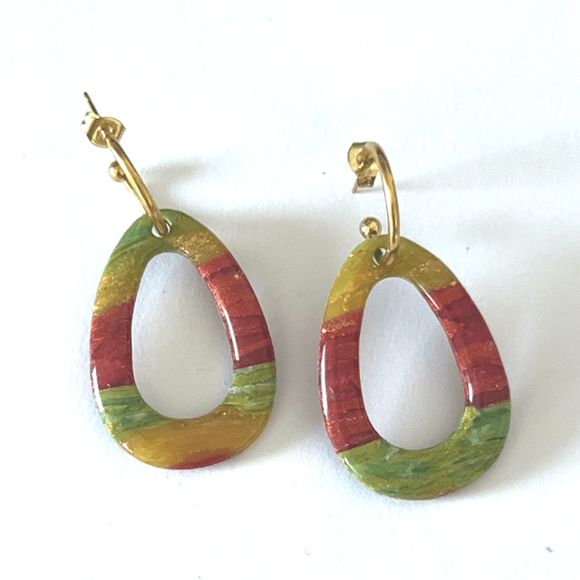 Boucles d’oreilles ovales rouge vert jaune translucide 